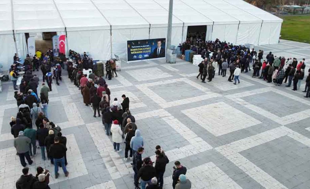 Çorlu'da İlk İftar Cumhuriyet Parkı'nda