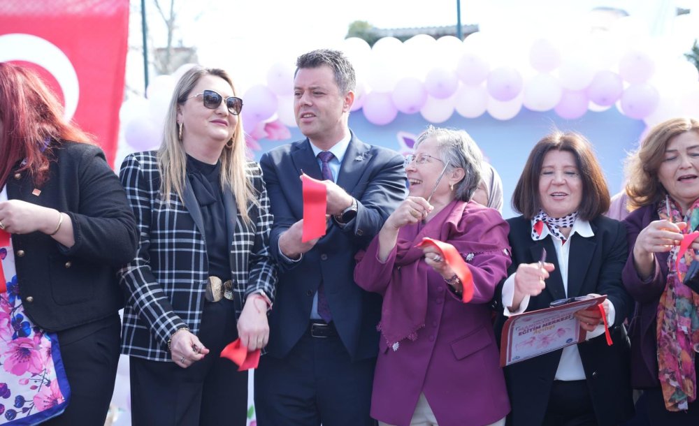 Çorlu'da Manolya Kadın Eğitim Merkezi Açıldı