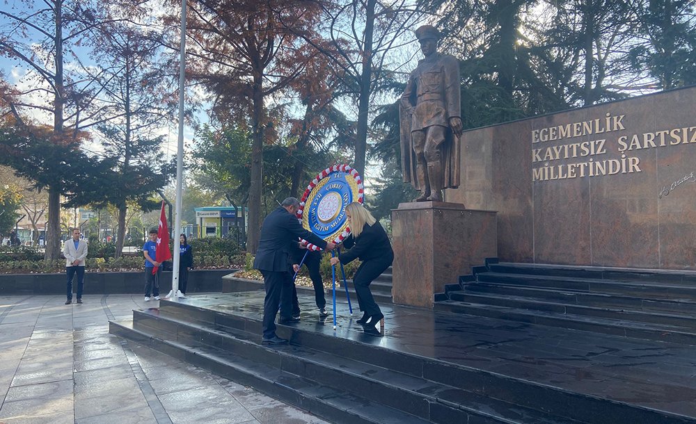 Çorlu'da Öğretmenler Günü Kutlandi 