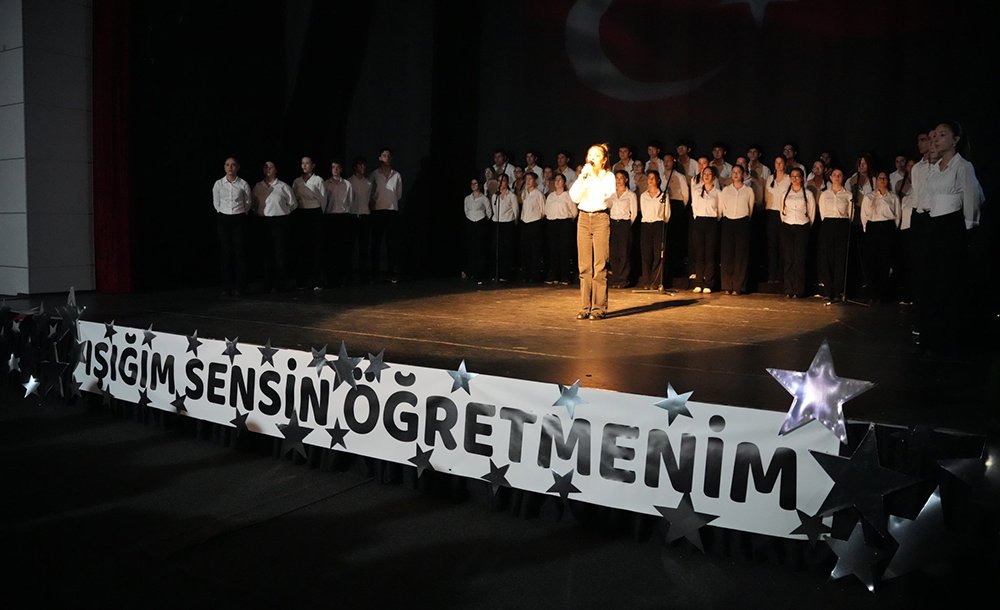 Çorlu'da Öğretmenler Günü Kutlandi 