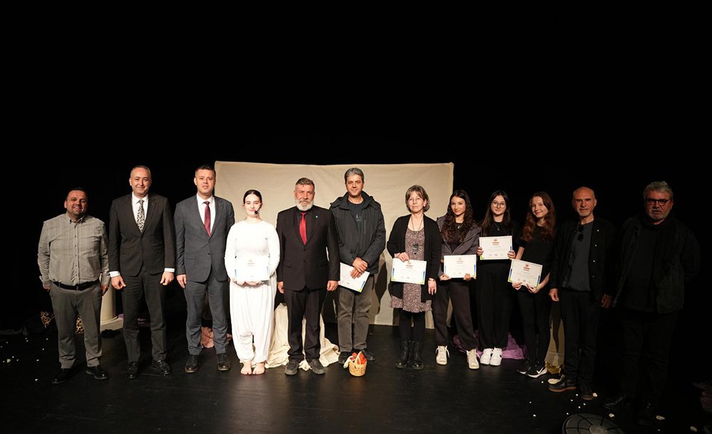 Çorlu'da Perde Gençler İçin Açıldı