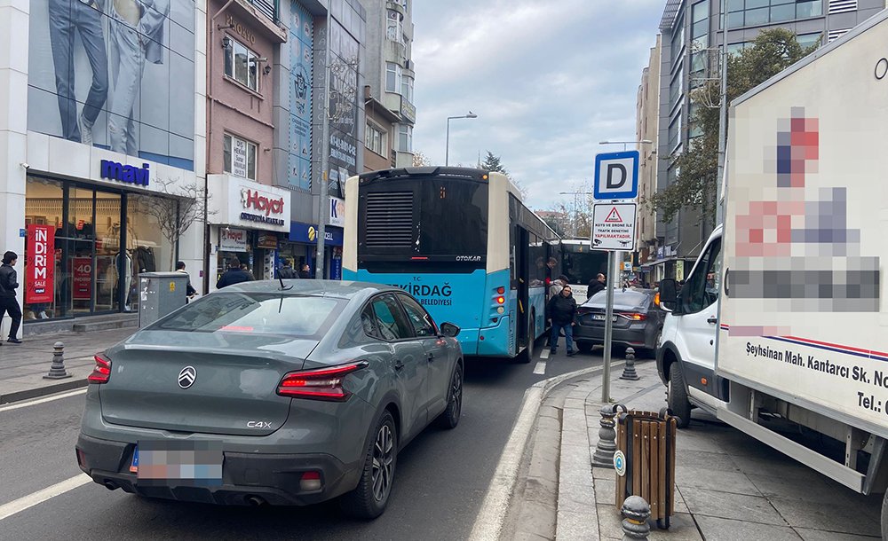 Çorlu'da Trafik Kaosu Sürüyor 