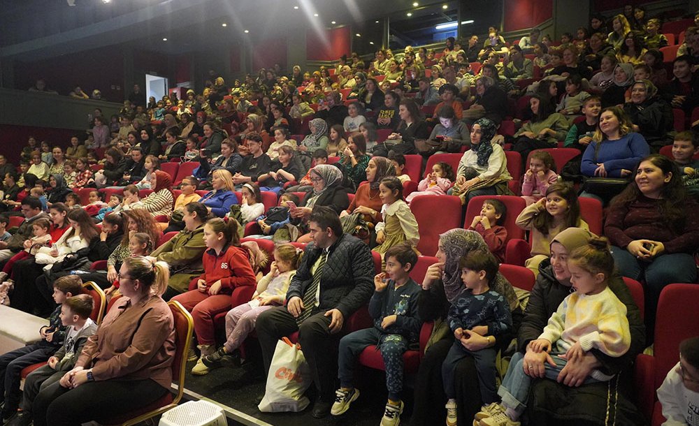 Çorlu'da Yarıyıl Şenliği Coşkusu Sürüyor