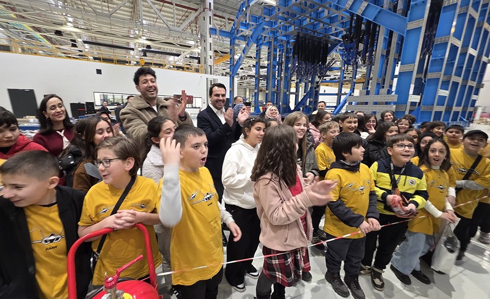 Çorlulu Öğrenciler Kaan Uçağını Yakından Gördü 