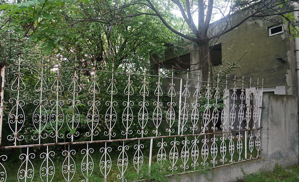 Çorlu'nun Merkezinde Atıl Vaziyette Bekliyor