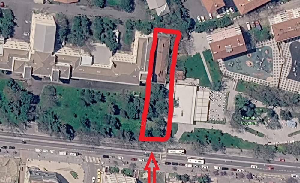 Çorlu'nun Merkezinde Atıl Vaziyette Bekliyor