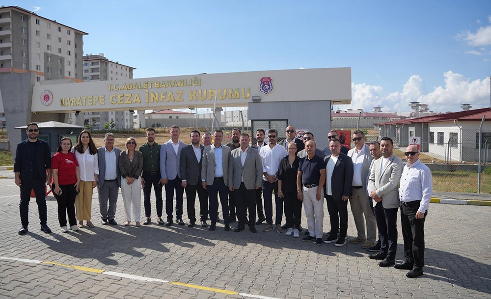 Çorlu'ya Gelen Özel'i Başkan Yüceer Karşılamadı 