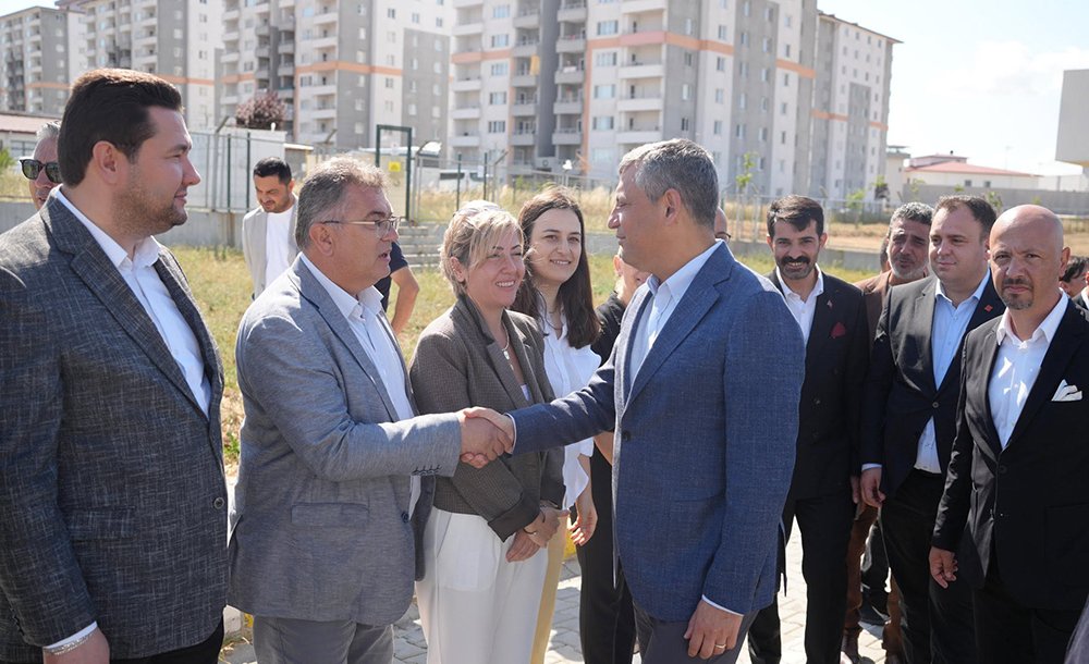 Çorlu'ya Gelen Özel'i Başkan Yüceer Karşılamadı 