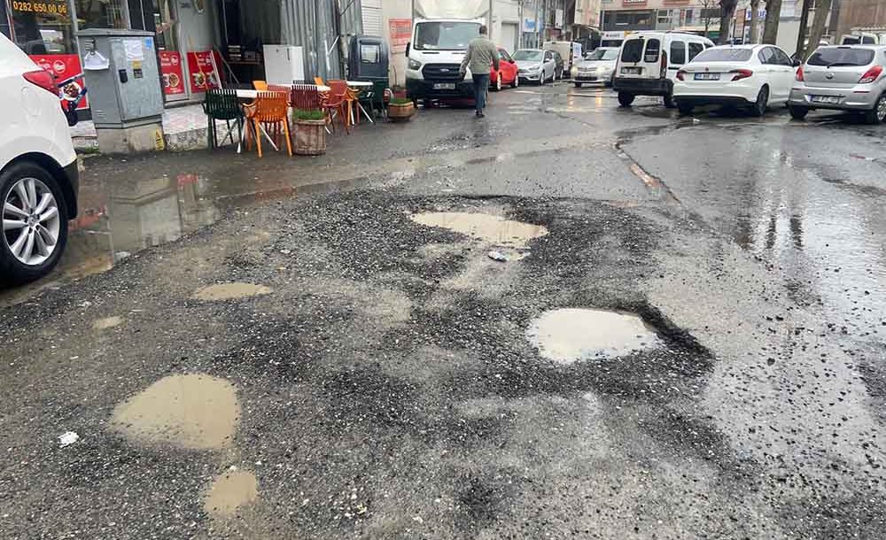 Çukur Aylardır Kapatılmayı Bekliyor 