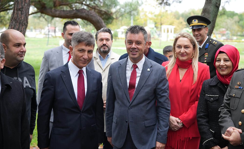 Cumhuri̇yet Parkı'nın Gi̇ri̇ş Kapısına Şehi̇di̇n İsmi̇ Veri̇ldi̇