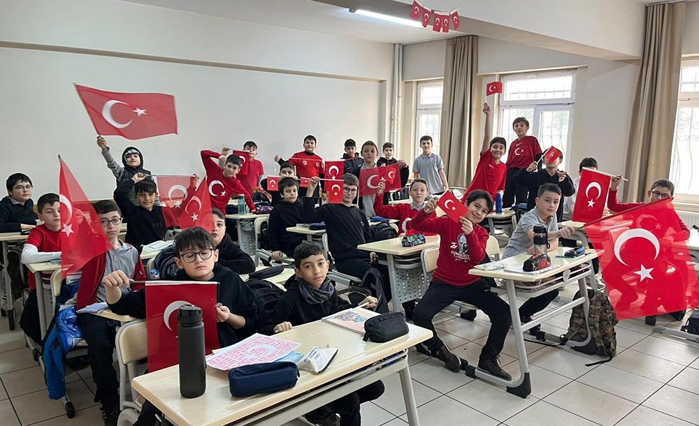Ders Zili ‘Bayrak Sevgisi' İle Çaldı