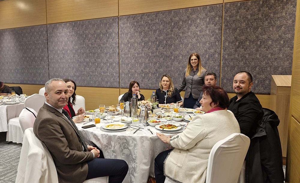 Down Sendromlu Çocuklar Ve Ai̇leleri̇ İftarda Buluştu  