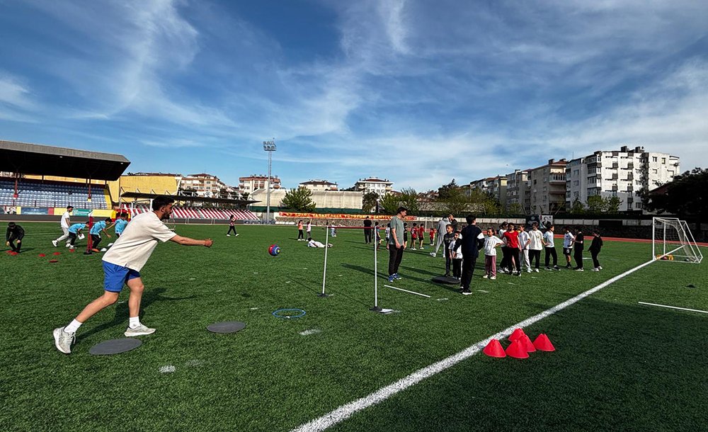 Dünya Çocuk Atletizm Günü'ne Özel Etkinlik 