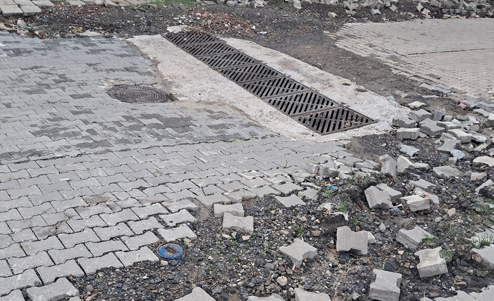 Dutluk Sokak'ta Yolun Durumu Tepki Çekiyor
