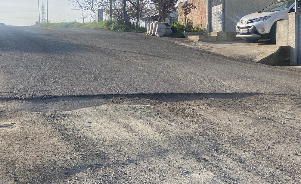 Emirgan Caddesi Hizmet Bekliyor!