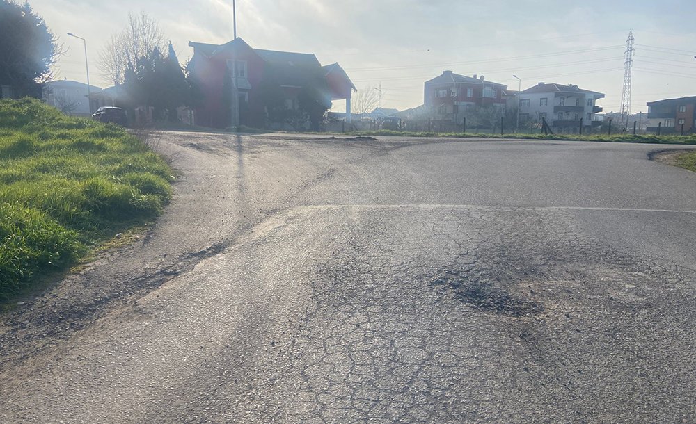 Emirgan Caddesi Hizmet Bekliyor!