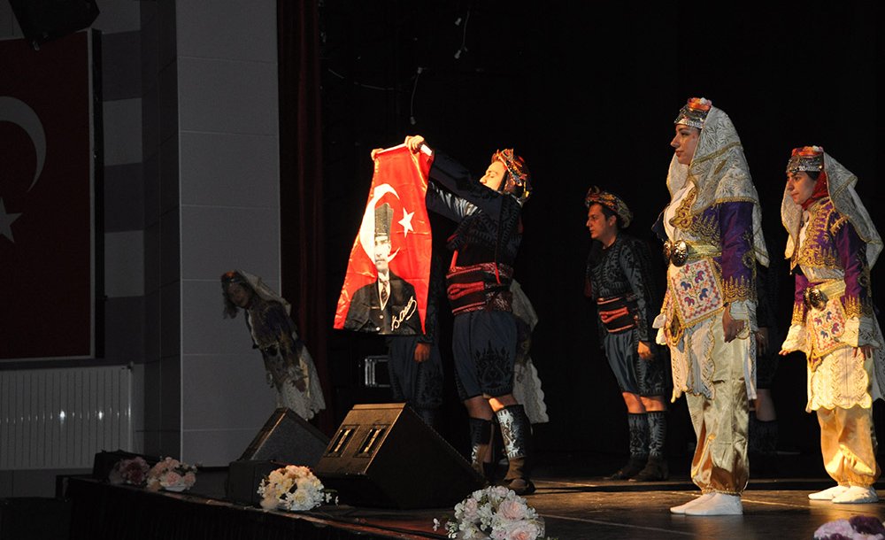 Engelli Öğrencilerin Gösterileri Büyüledi 