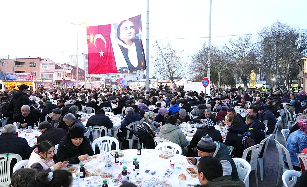Ergene'de Binlerce Vatandaş İftar Yaptı