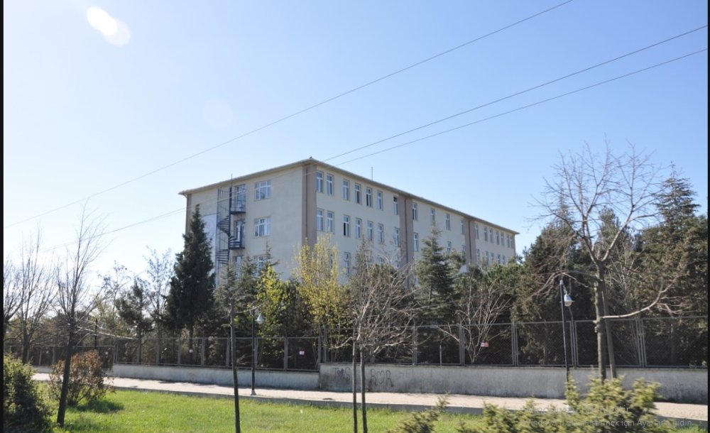 Eski Kız Öğrenci Yurdu Yıkılmayı Bekliyor!