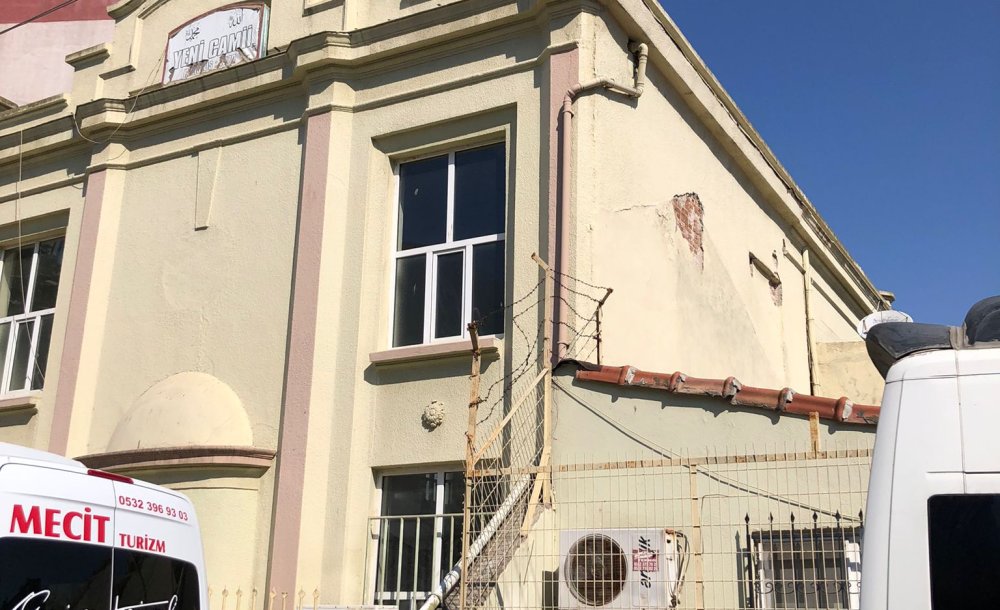 Eski̇den Si̇nagog Olan Yeni̇ Cami̇ Hi̇zmet Bekli̇yor