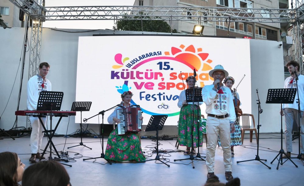Festivalde Renkli Görüntüler Oluştu