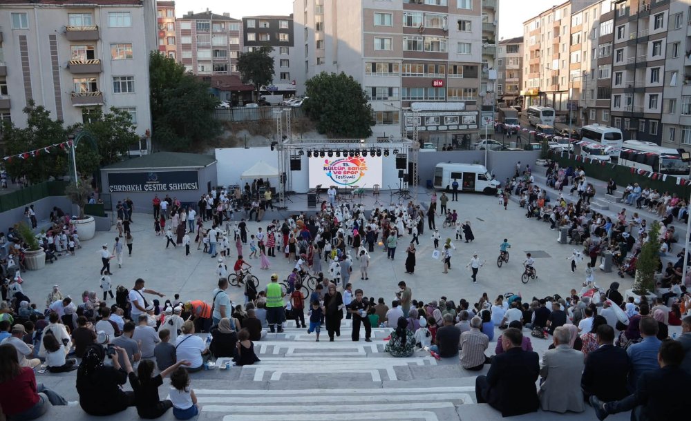 Festivalde Renkli Görüntüler Oluştu