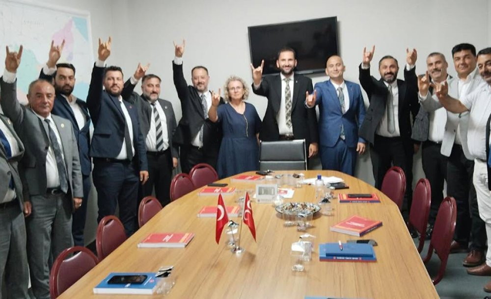 Furkan Biçer İlçe Başkanlarıyla İlk Toplantısını Yaptı 