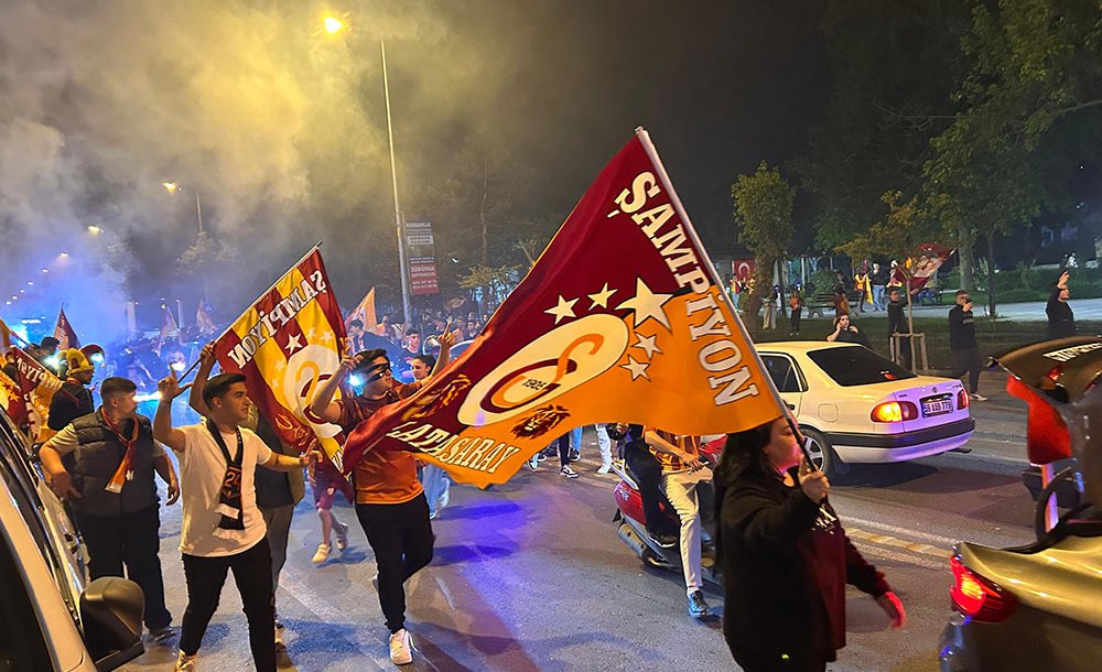 Galatasaray 25'Inci Şampiyonluğunu Kutladı 