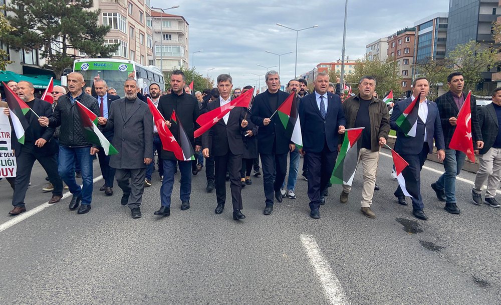 Gazze İçin Binlerce Kişi Yürüdü 