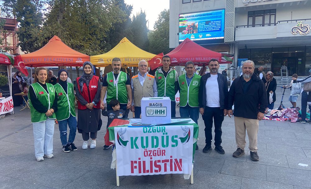 Gazze İçin Kermes Düzenlendi 