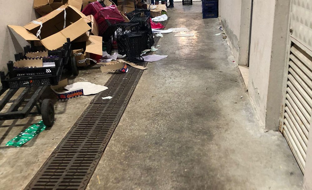 Gıda Satılan Yerde İstenmeyen Görüntüler 