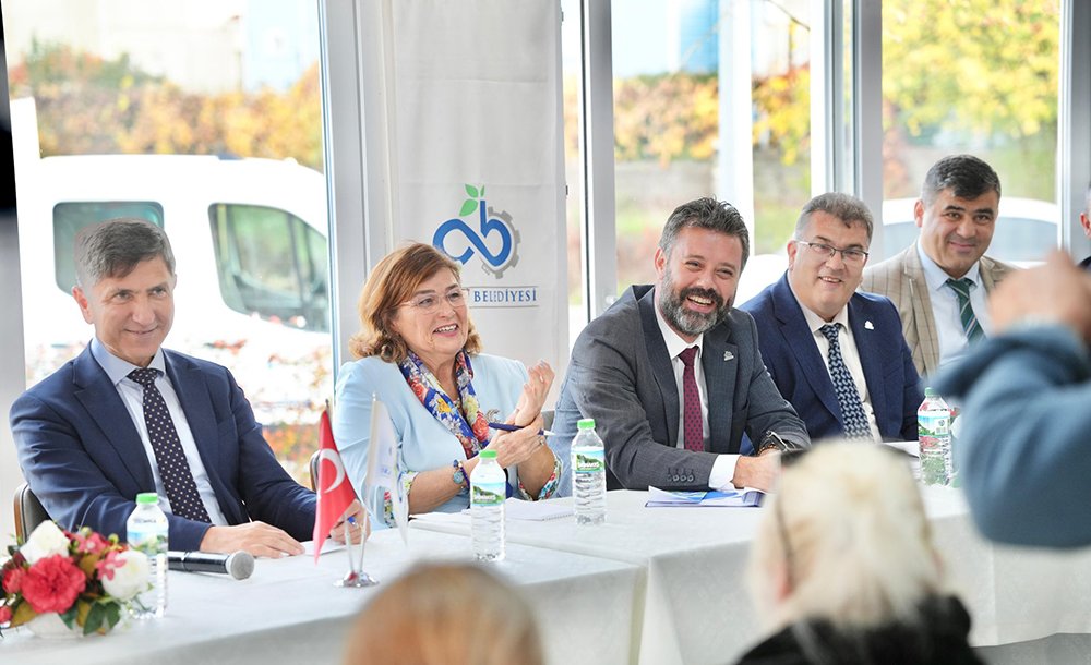 Halk Günü Toplantisinda Vatandaşlar Derdi̇ni̇ Anlatti 