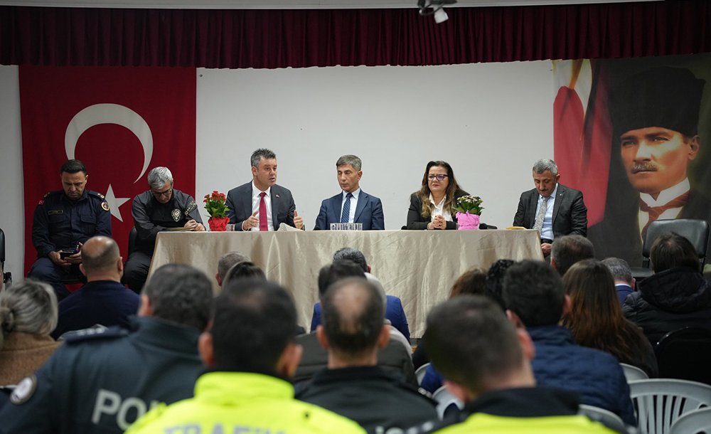 Halk Toplantısı Atatürk İlkokulunda Yapıldı