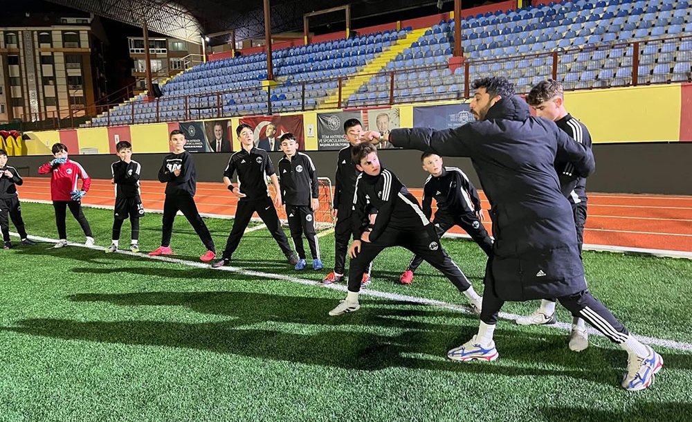 “Hedef Türk Gençliğini Başarılı Kılmak”