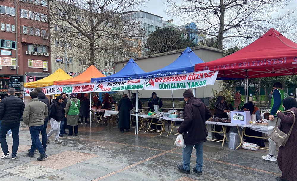 İhh Gazze İçin Hayır Çarşısı Kurdu