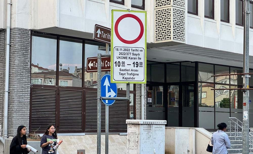Kafa Karıştıran Tabela 