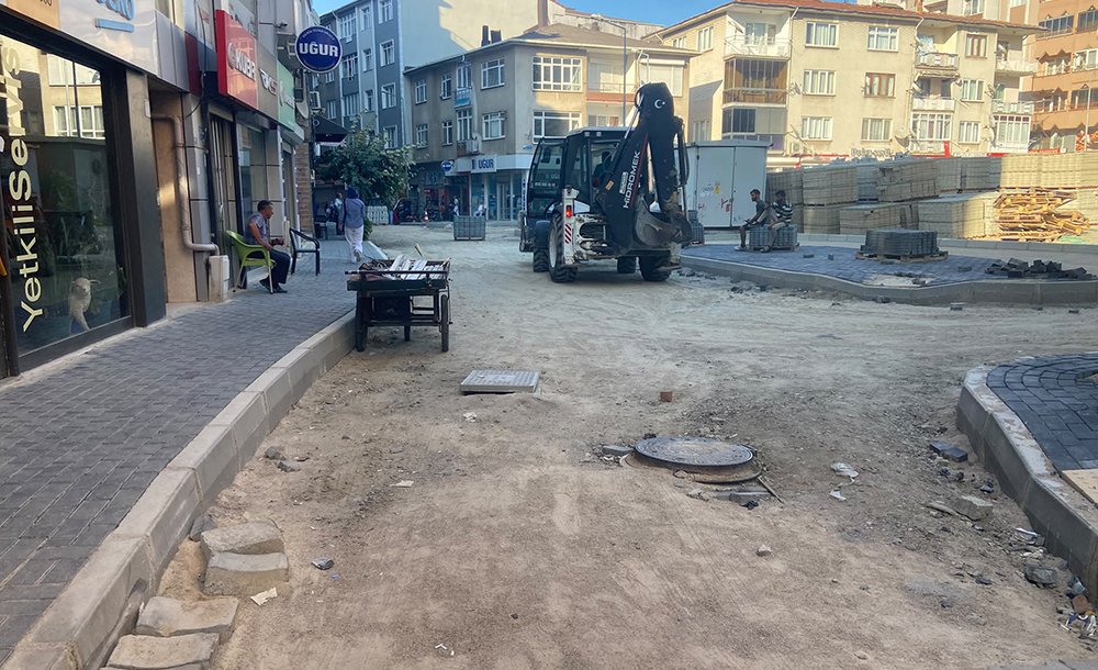Kaldırım Taşları Döşenmeye Başladı 