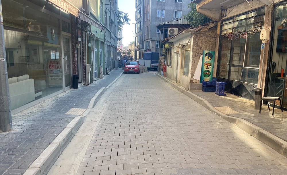 Kaldırım Taşları Döşenmeye Başladı 