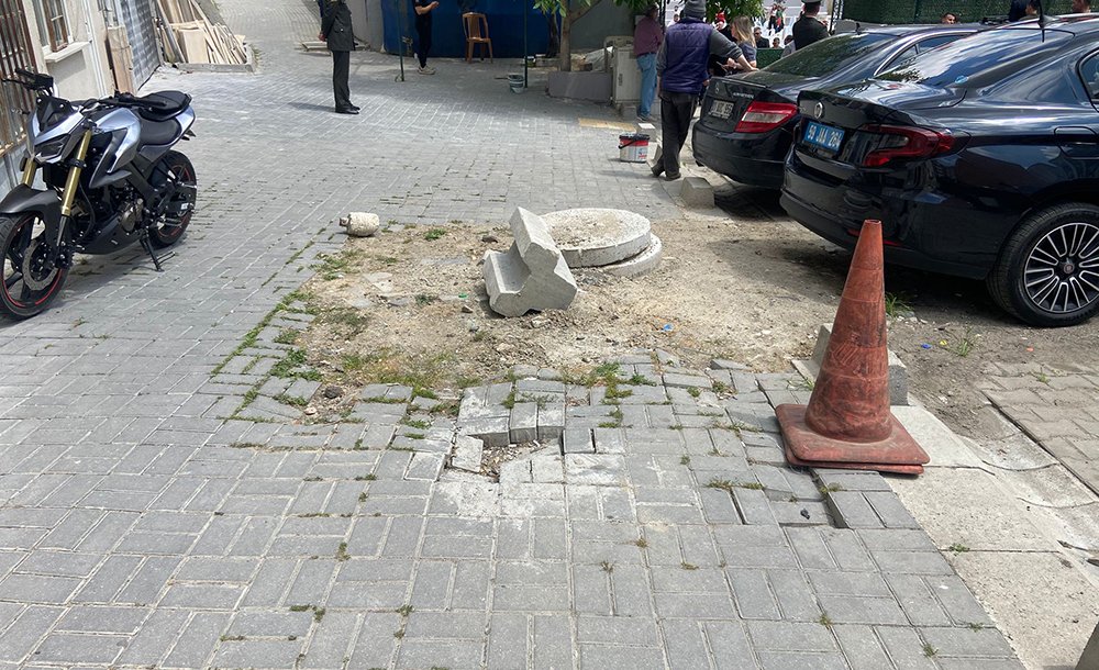 Kaldırımın Bu Hali Tepki Çekiyor