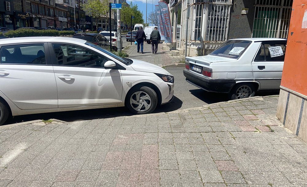 Kaldırımlar Kör Çıkmaz Gibi