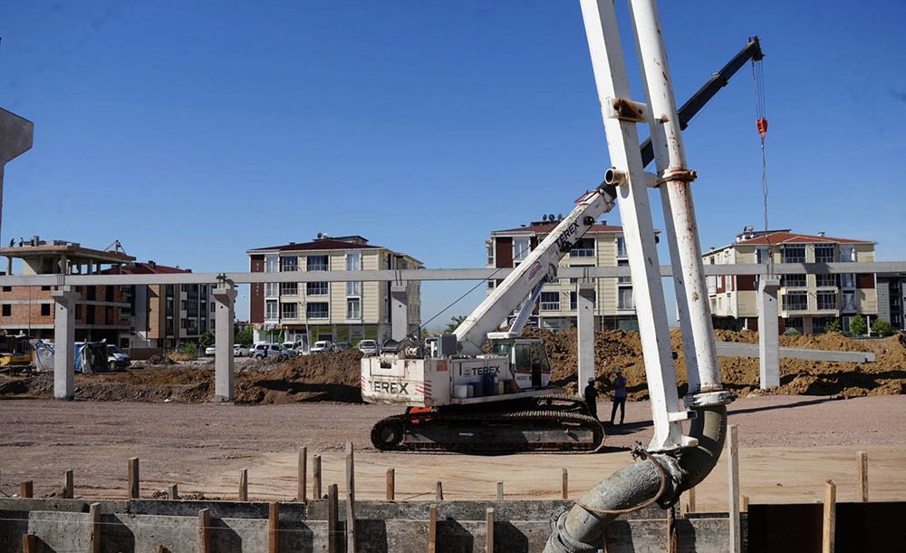 Kapalı Pazar Yerinde İnşaat Çalışmaları Sürüyor 