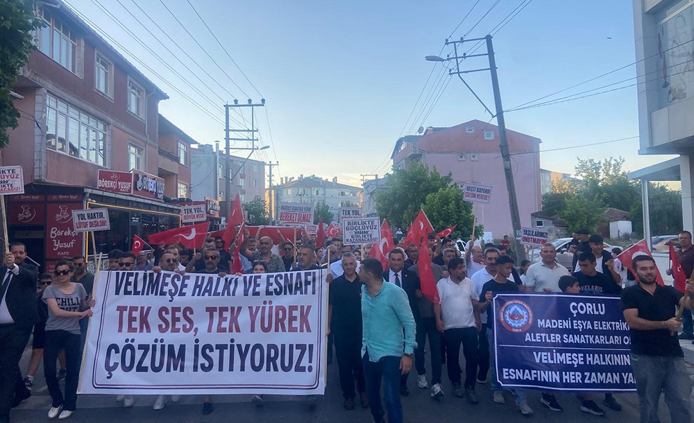 Kapatılan Yol İçin Binlerce Kişi Yürüdü 