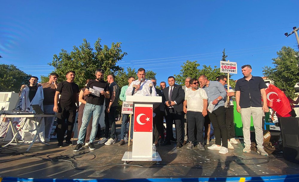 Kapatılan Yol İçin Binlerce Kişi Yürüdü 