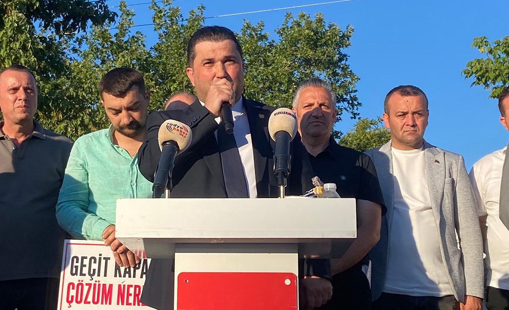 Kapatılan Yol İçin Binlerce Kişi Yürüdü 