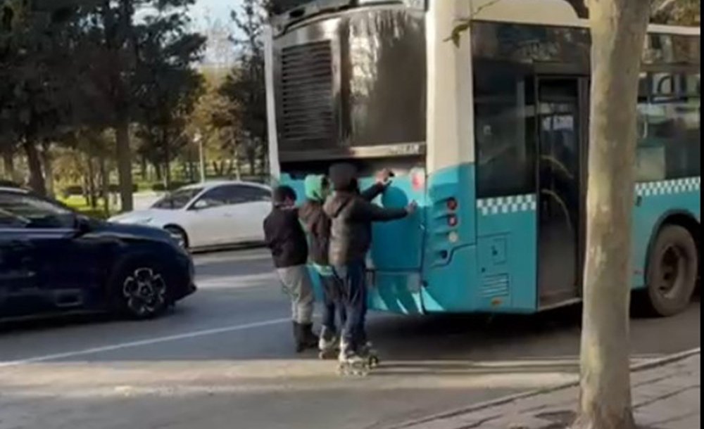 Kaykaycı Çocuklardan Tehlikeli Yolculuk