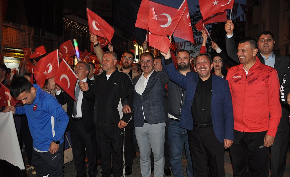 Kaymakam Eren, 19 Mayıs Yürüyüşüne Katıldı  
