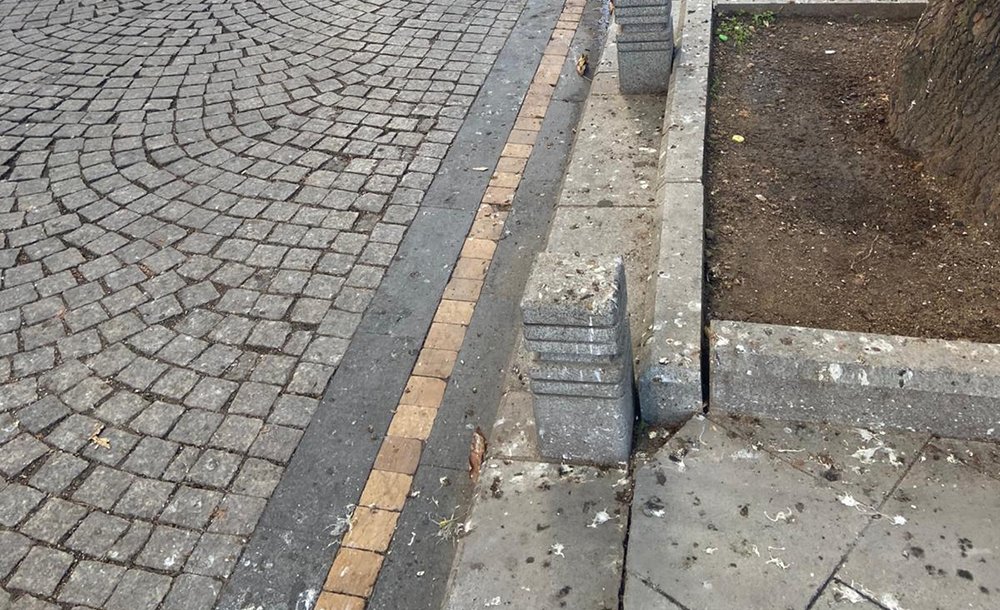 Kuş Pislikleri Tepki Çekiyor 