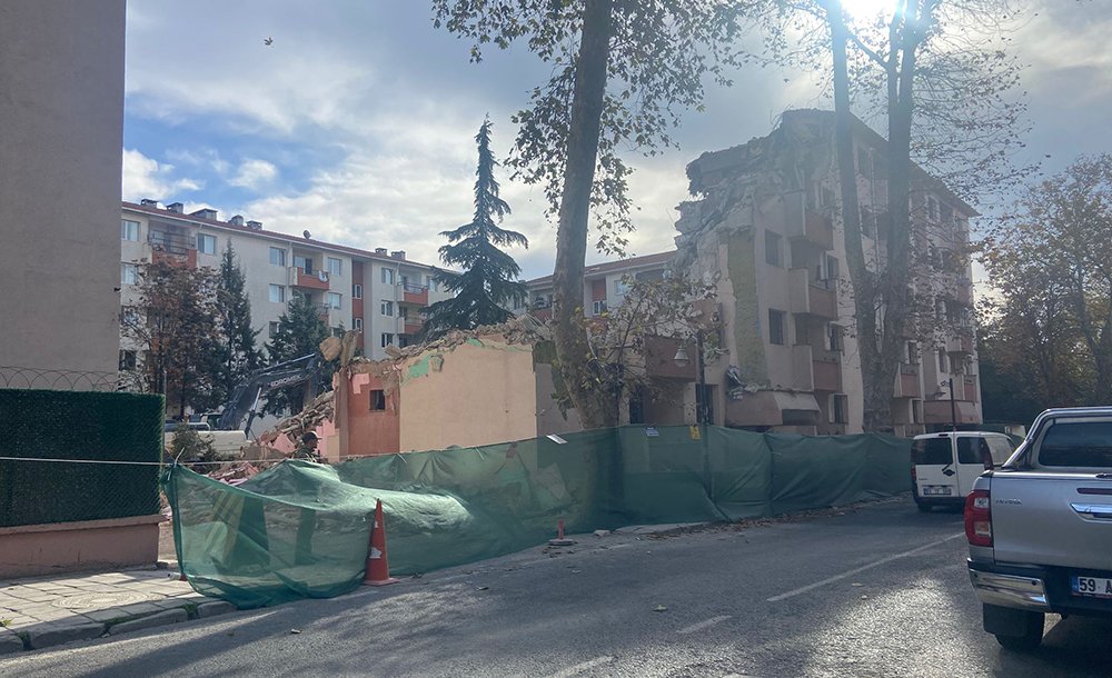 Lojmanların Yıkımı Başladı