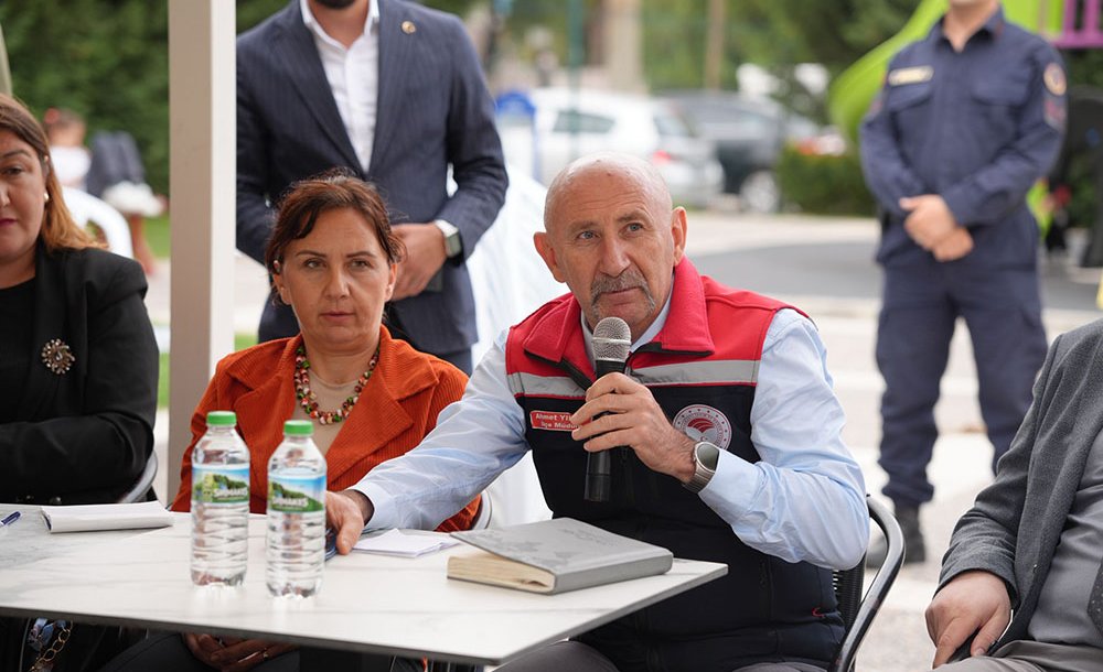 Mahalleli Anlattı, Yetkililer Not Aldı 