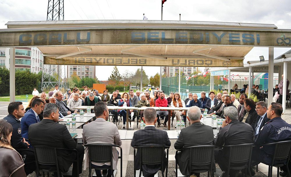 Mahalleli Anlattı, Yetkililer Not Aldı 